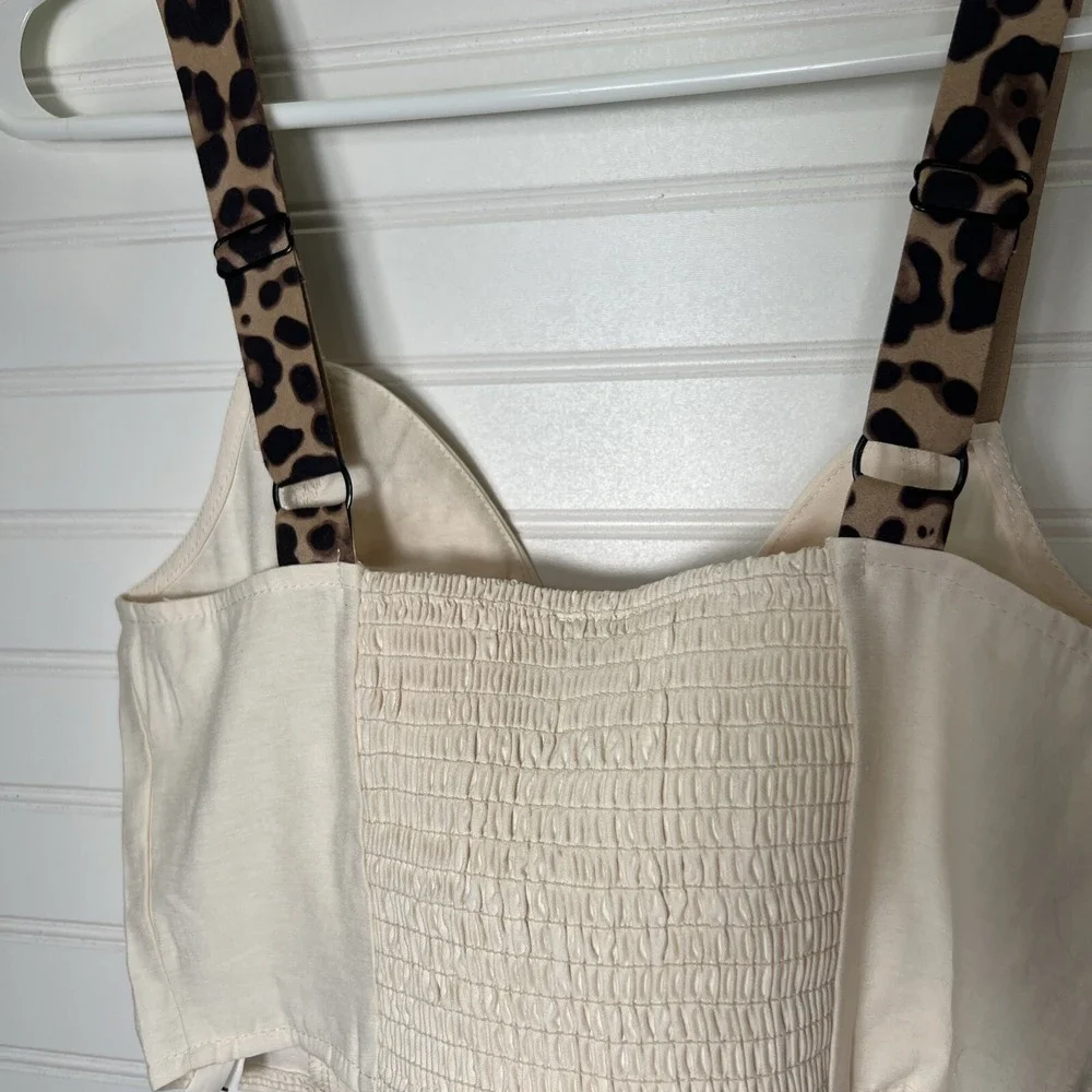 J.O.A. Crop Top Womens XS Ivory Front Tie Sleeveless Festival Animal Print Boho - Picture 4 of 6